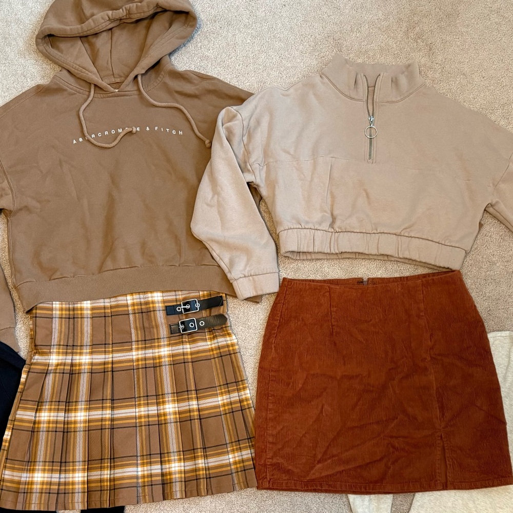 LOT American Eagle Hollister Aeropostale Skirts, Crop Hoodies S M